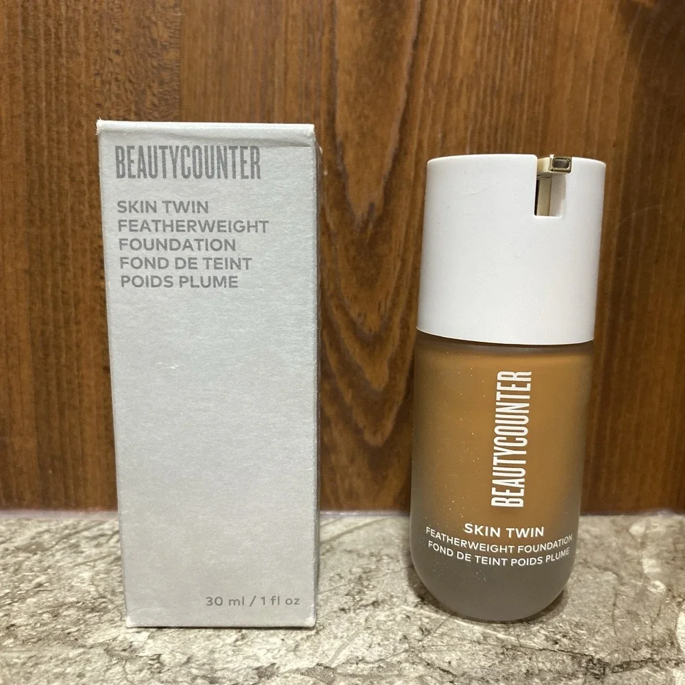 BNIB BEAUTYCOUNTER Skin Twin Featherweight Foundation‎ 1 fl oz Each Dark 510